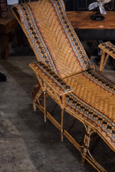 chaise longue brocante chic 1900 en rotin